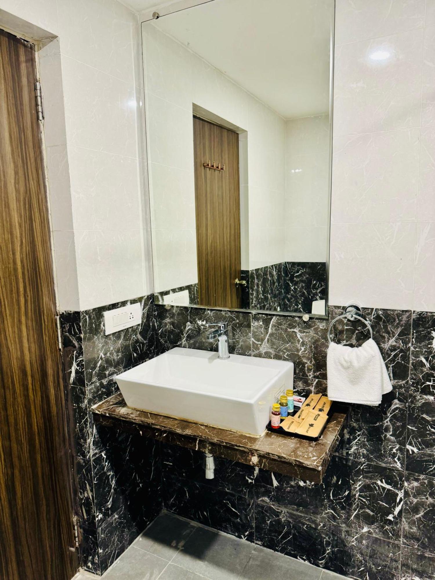 Bluo Amani Vagator - Boutique Hotel Goa Anjuna Cameră foto